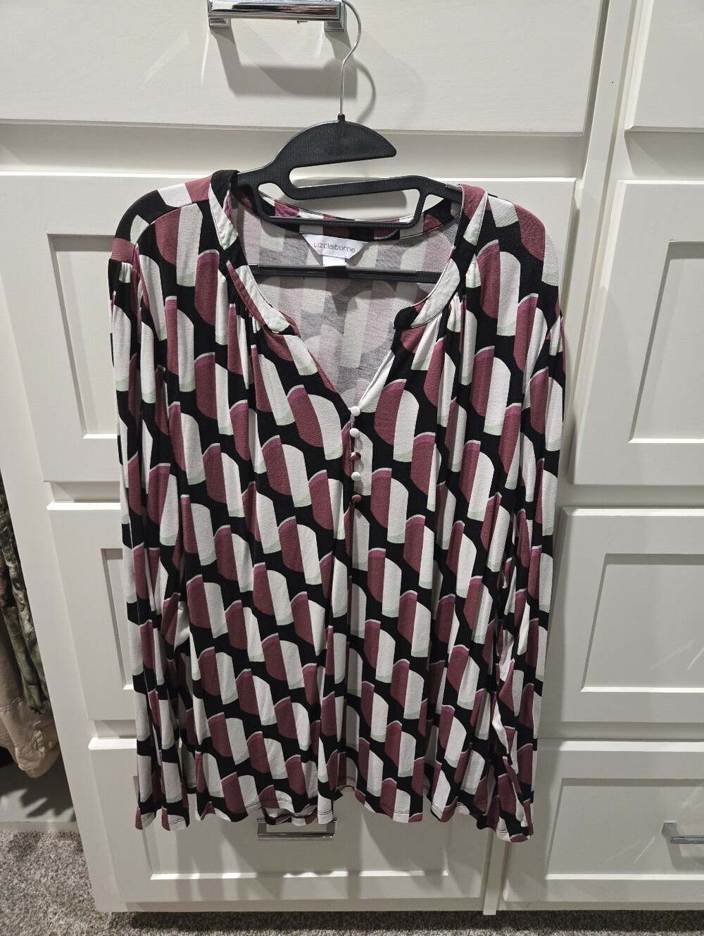 Liz Claiborne Black White and Burgundy Geometric Long Sleeve Blouse